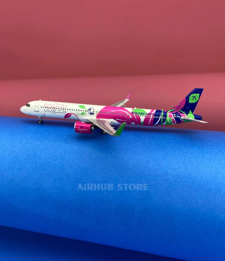 Модель самолета Airbus A321neo Wizz Air Malta 1:400