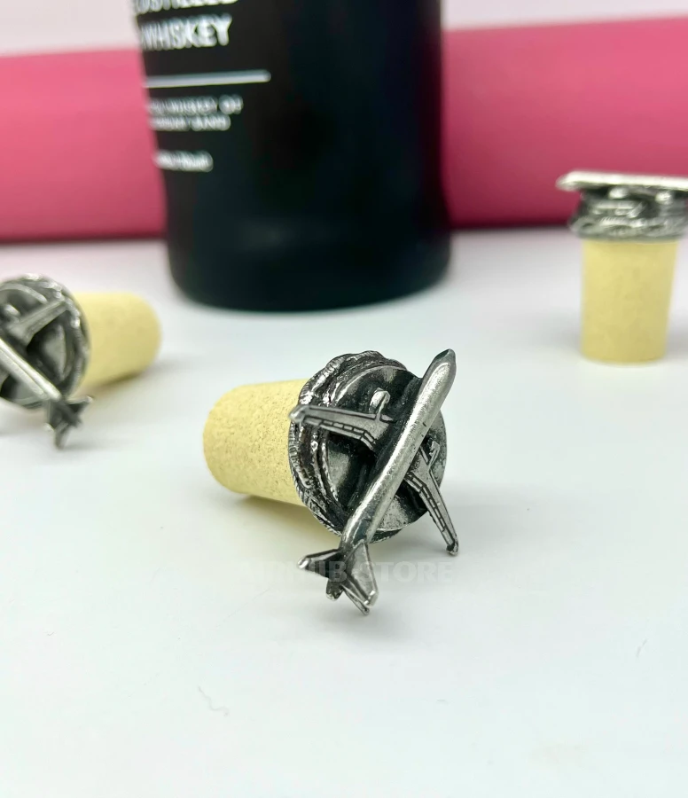 Cork for a bottle with an airplane