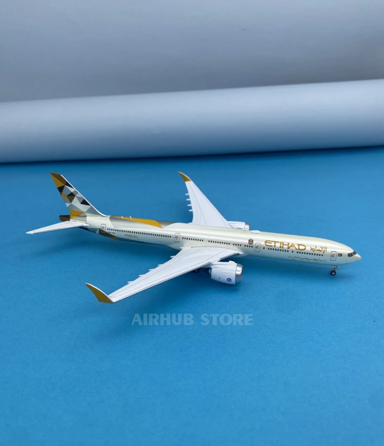 Aircraft Model Boeing 777-9X Etihad Airways 1:400