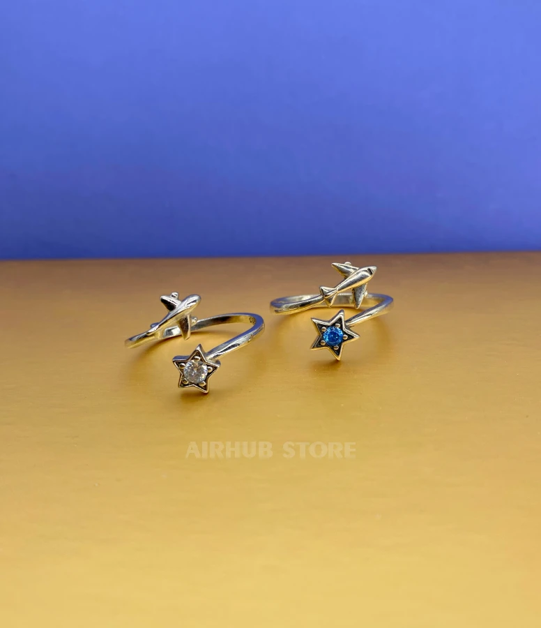 Airplane with a big star Ring