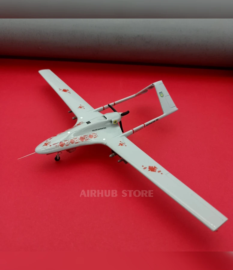 Bayraktar TB2 drone model Narodny 1:48