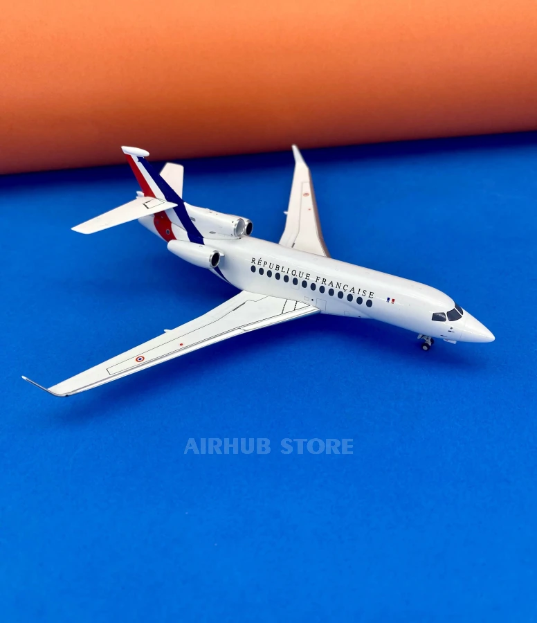 Модель літака Dassault Falcon 7X France Air Force 1:200