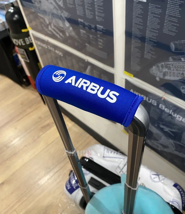 Airbus cover for suitcase handle