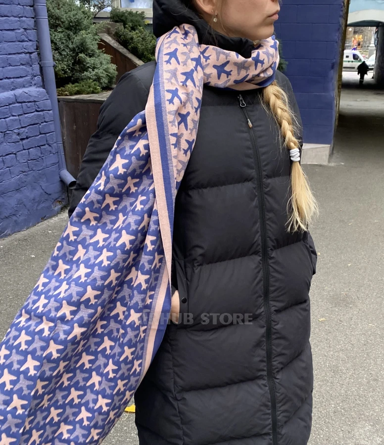 Scarf with airplanes