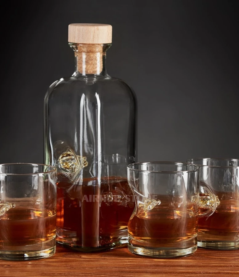 Set of 3 glasses and carafe with airplanes