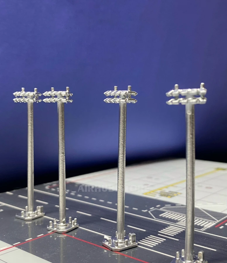Airport High Pole Light, set 4in1  1:400