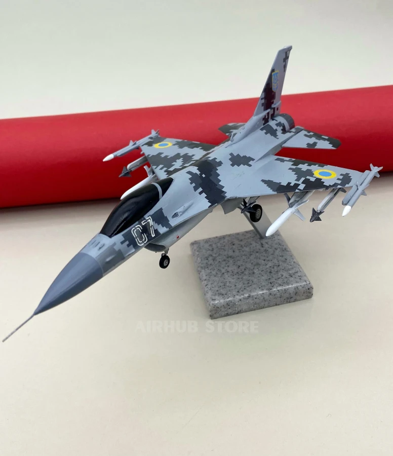 Aircraft Model F-16 Fighting Falcon 1:72