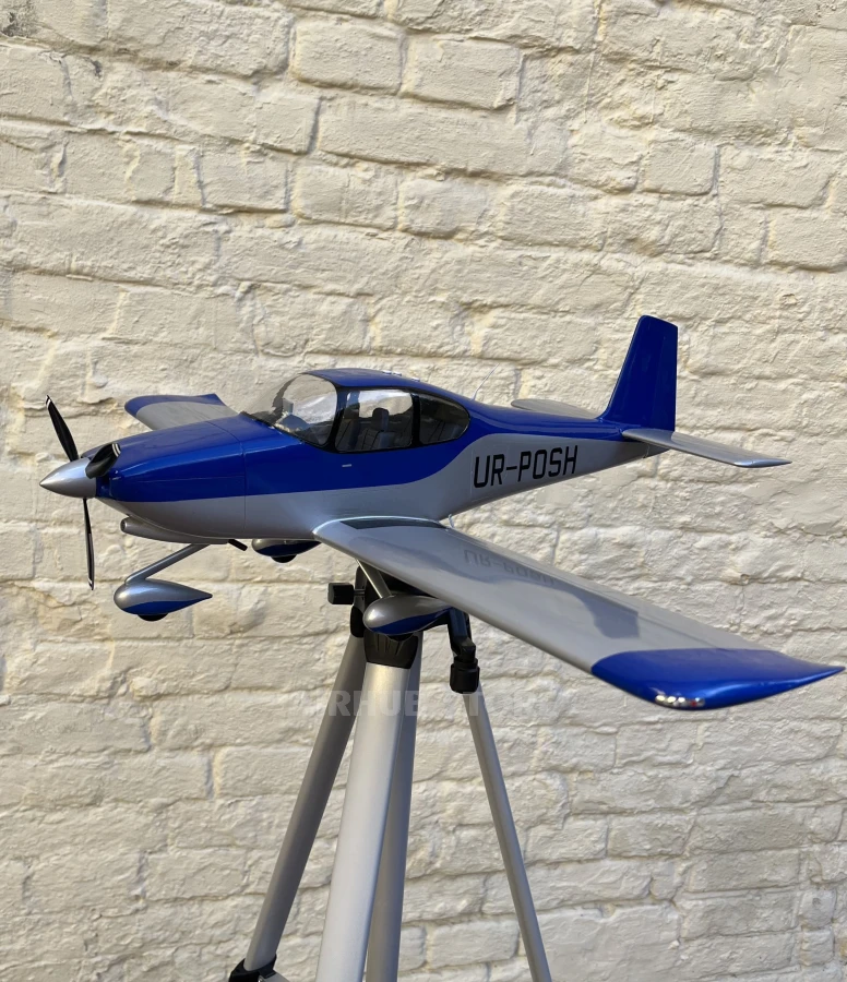 Custom Aircraft Van's RV-10 1:14