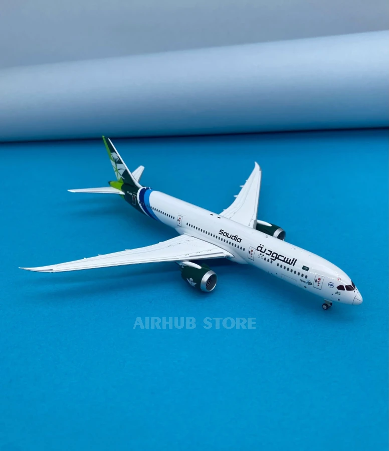Модель літака Boeing 787-9 Dreamliner Saudi Arabian Airlines 1:400