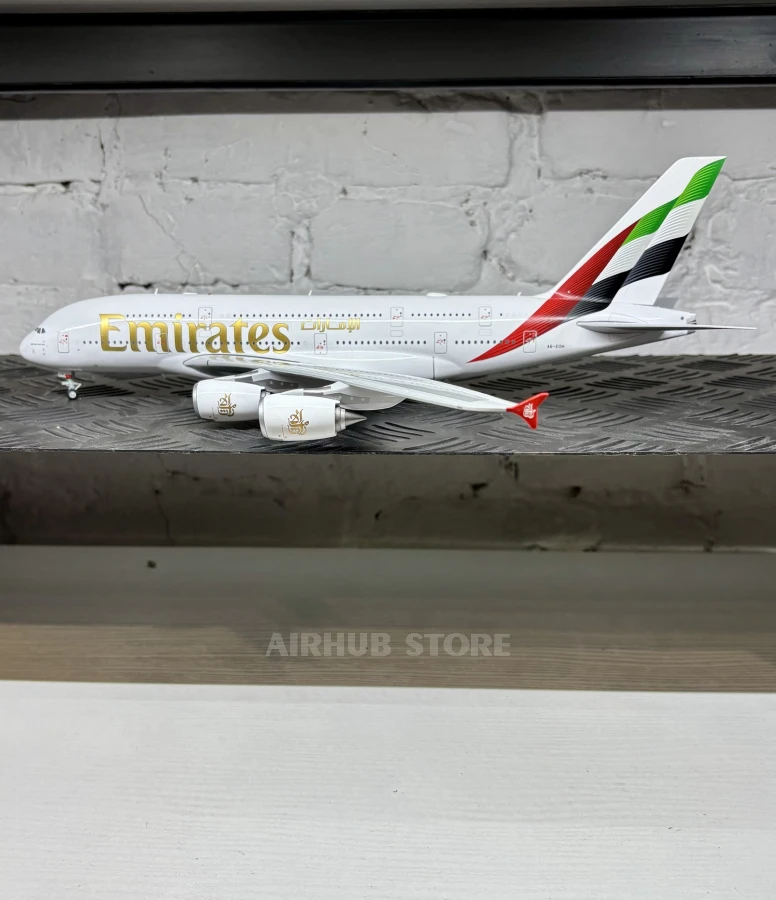 Aircraft Model Airbus A380-800 Emirates A6-EOH 1:200