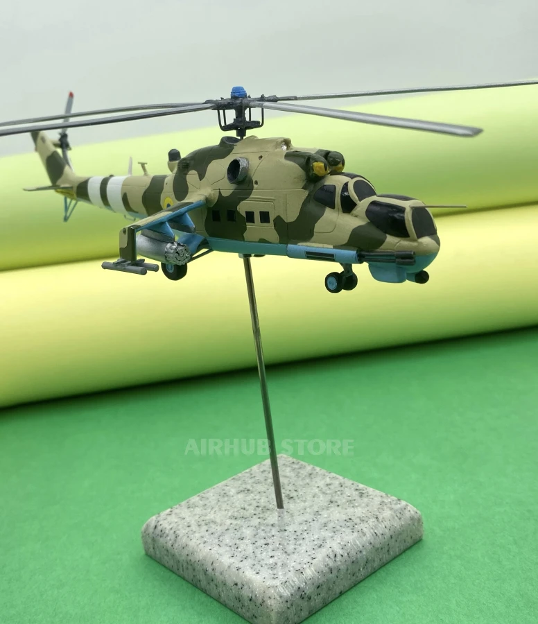Helicopter Model Mi-24 Hind 1:100