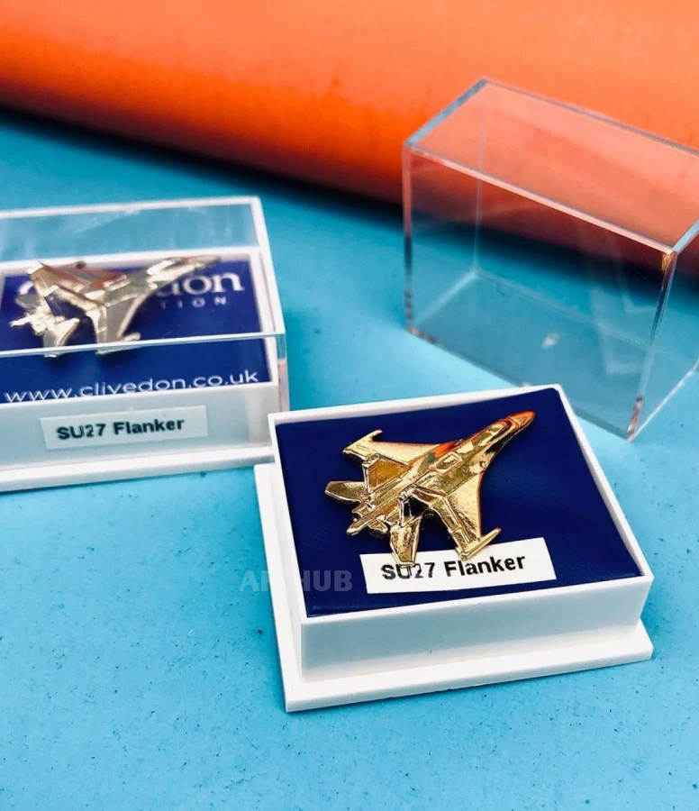 Su-27 Pin in box