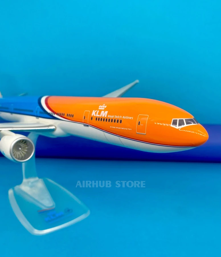 Aircraft Model Boeing B777-300ER KLM Orange Pride 1:200