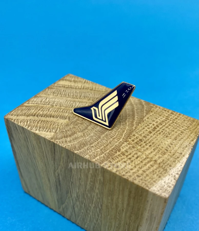 Pin Aircraft Tail Fin Singapore Airlines