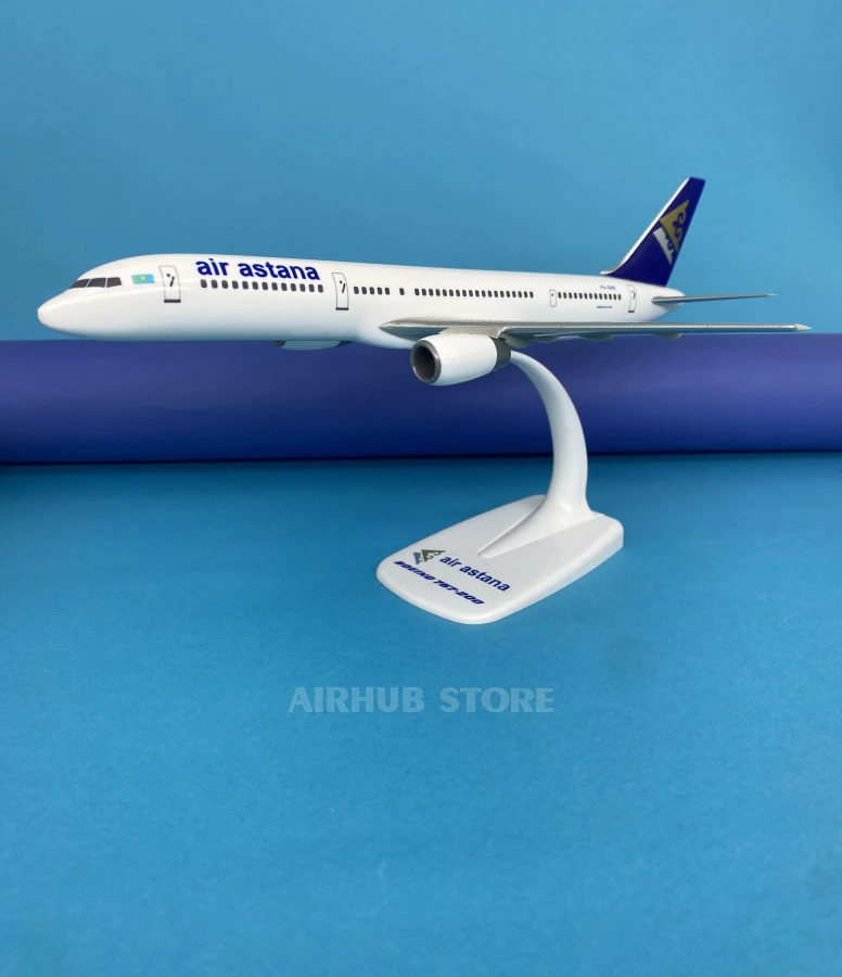 Модель літака Boeing B757-200 Air Astana 1:200