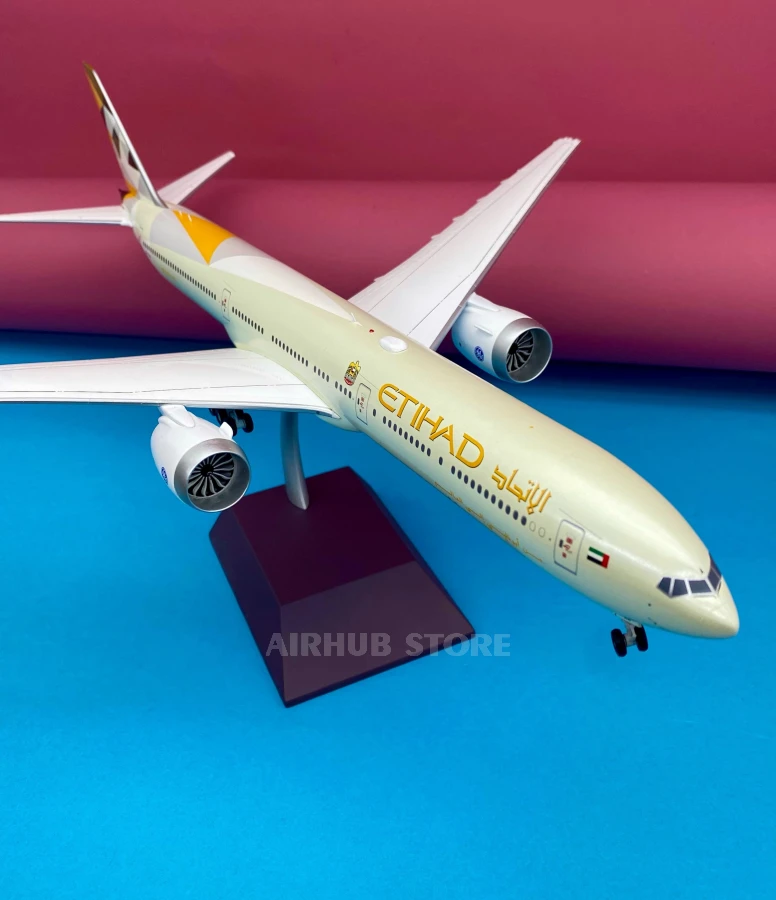 Aircraft Model Boeing 777-9 Etihad Airways with optional folded wingtips 1:200