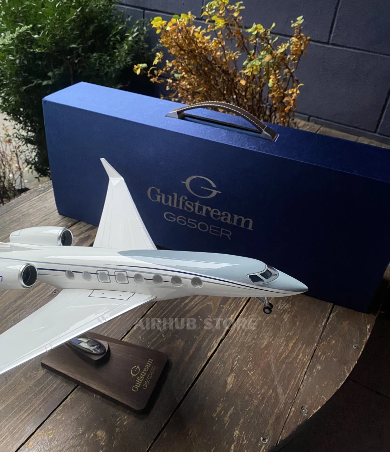 Aircraft Model Gulfstream G650ER 1:100