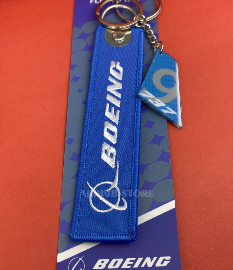 Boeing B737 keychain set