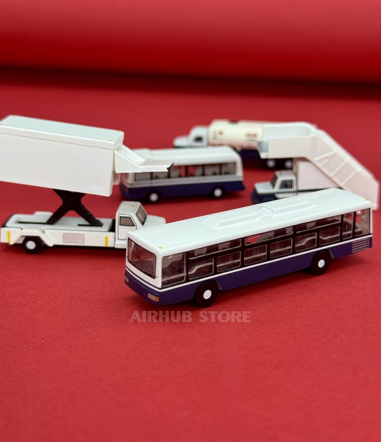 Airport Service Vehicles Accessories 1:200