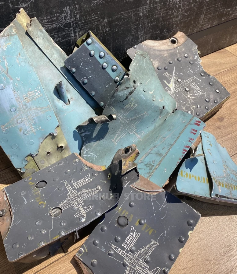 Middle parts from a downed Russian Su-25SM RF-95152