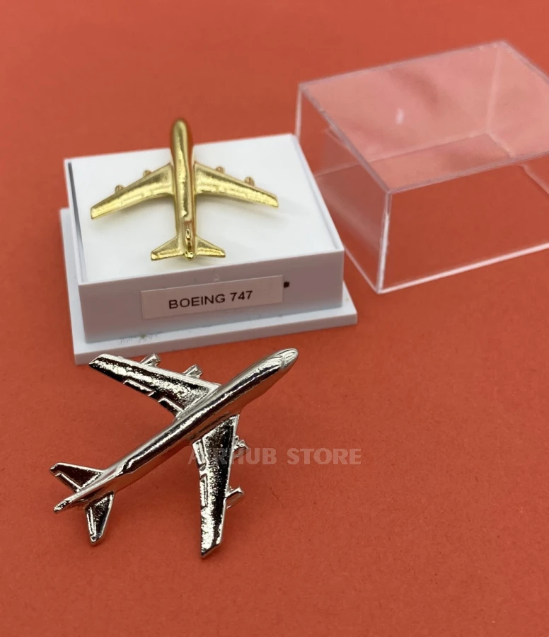 Boeing 747 Pin in box