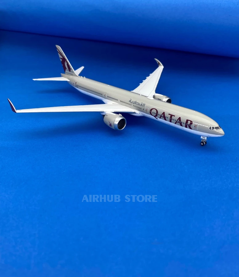 Модель літака Boeing 777-9 Qatar Airways 1:400